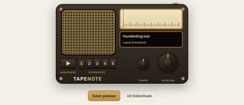 Luisteren in de TapeNote-webapp: de radio met de knoppen Tekst plakken en Uit bibliotheek.